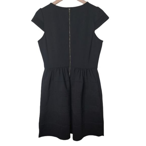 Elle dress womens size 12 Fit-Flare black cap sleeve pleated detail - Picture 2 of 8